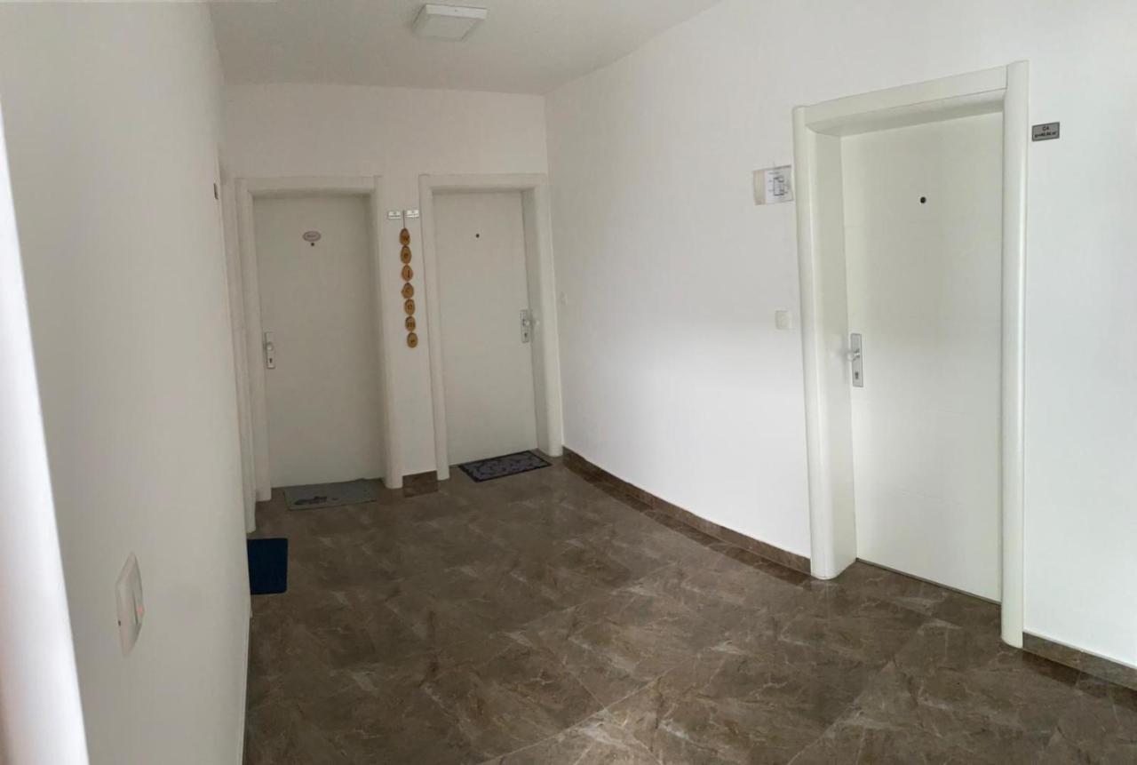 Apartman Bistrica リヴノ エクステリア 写真